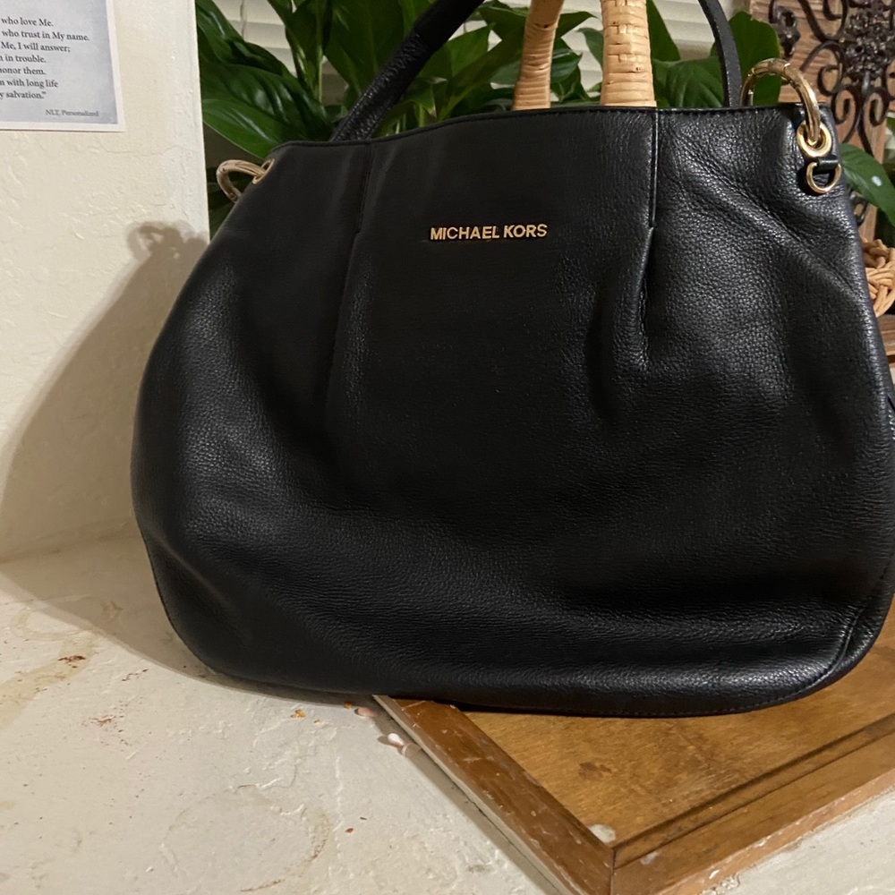 Authentic Michael Kors shoulder bag